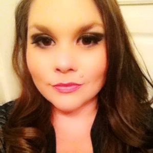 Meet your Posher, Traci